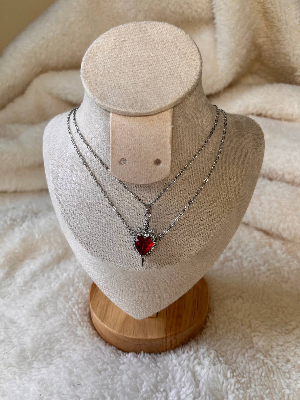 COLLAR ESPADA + COLLAR CORAZÓN: AMOR Y PROTECCIÓN ETERNA ♥️⚔️